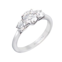 3-stone Ring with Brilliant Cut Diamonds
