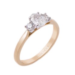 Oval Cut Diamond 3-Stone Ring