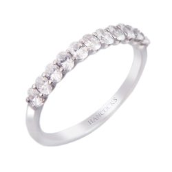oval cut diamond wedding ring in platinum