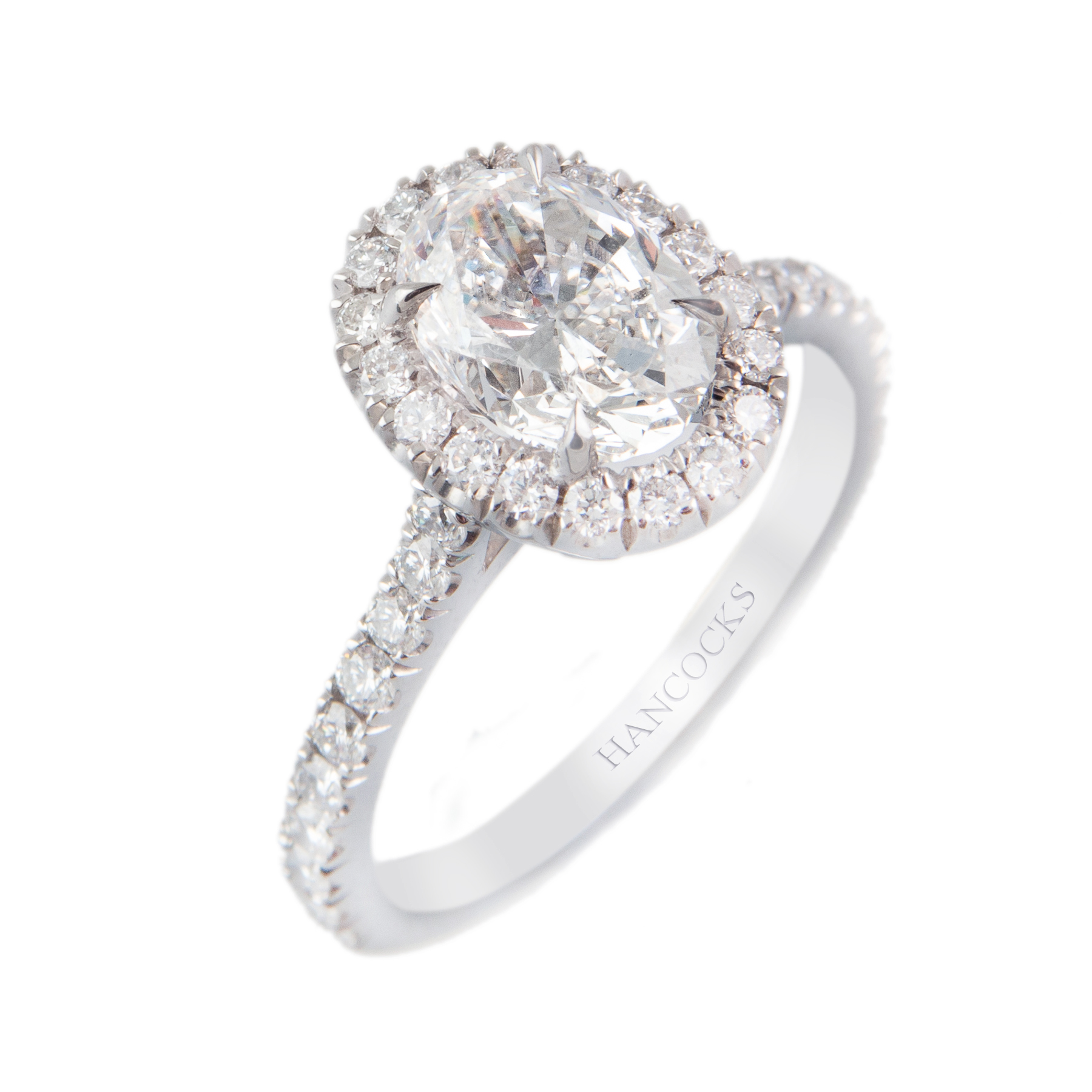 oval cut diamond cluster ring