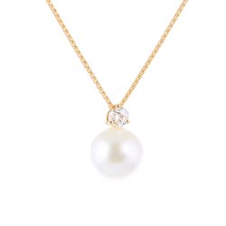 south sea pearl and diamond pendant in yellow gold