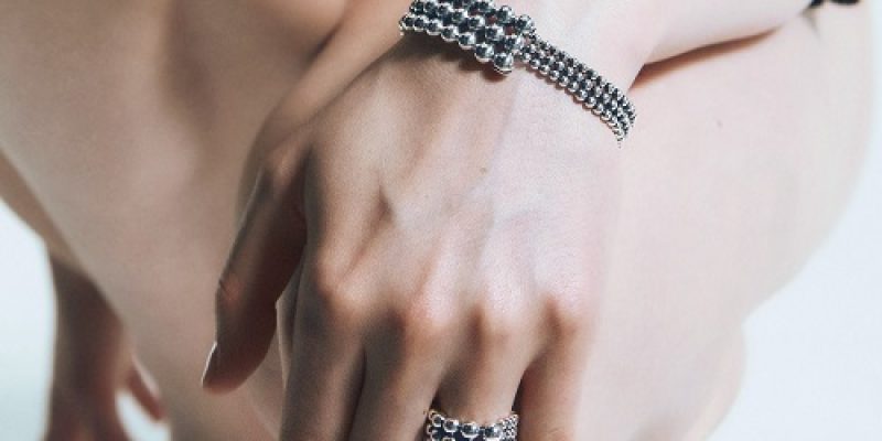 GJxARH_AW23_MoonlightGrapes_20001443_20001456_hancocks_jewellers