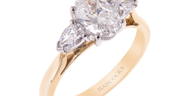 oval-and-pear-cut-diamond-3-stone-ring
