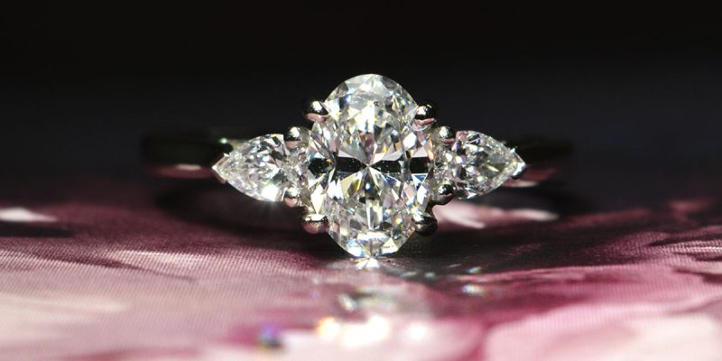 oval-diamond-with-pear-cuts